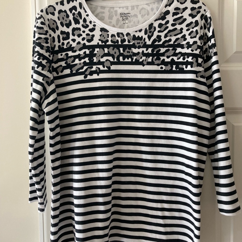 Kim Rogers perfectly soft part leopard part stripe women large tshirt
